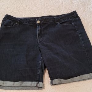 Great mid thigh shorts!